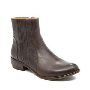 LATIGO for Anthropologie Lanna gray brown distressed leather ankle boots 7.5